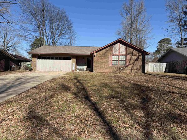 16 independence , White Hall, AR 71602