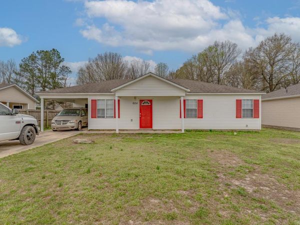 604 Meadow Ln , Paragould, AR 72450