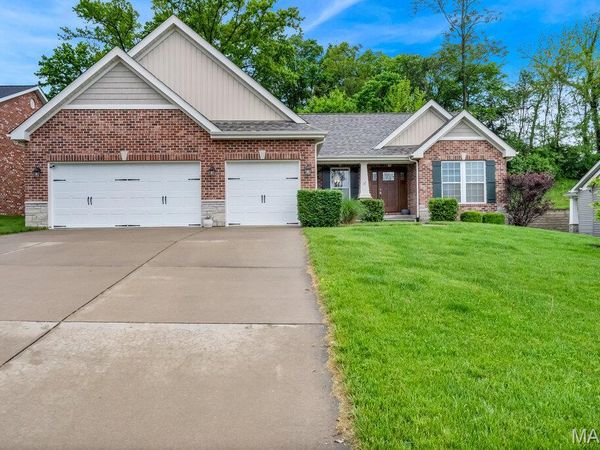 2350 Lake Shore Drive , Columbia, IL 62236