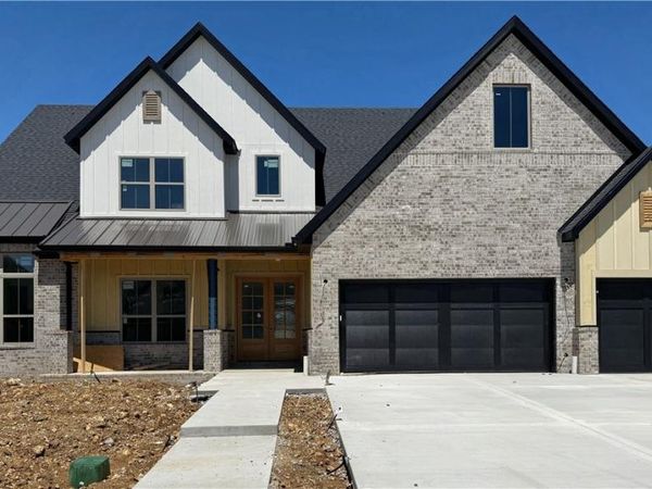 8813 W Comet Drive , Bentonville, AR 72713