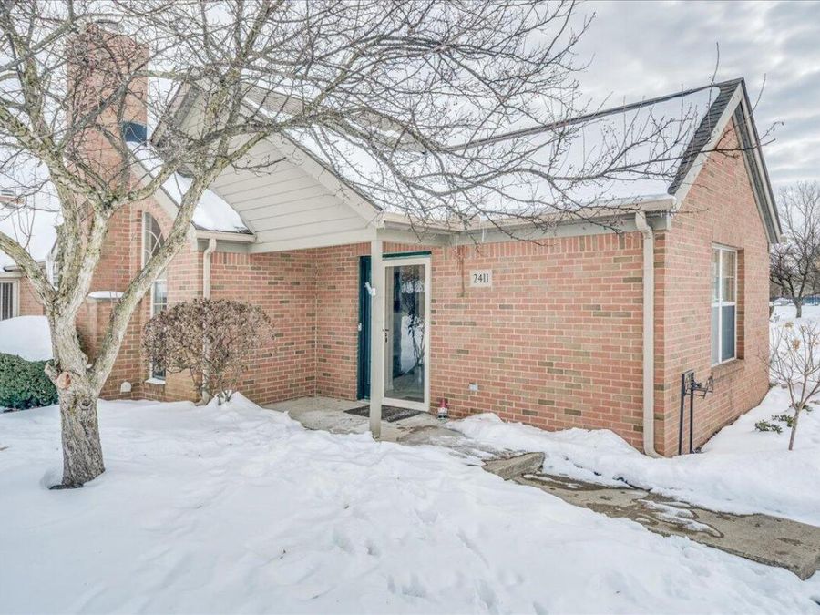 2411 Sportsman Drive , Grove City, OH 43123 Photo 1
