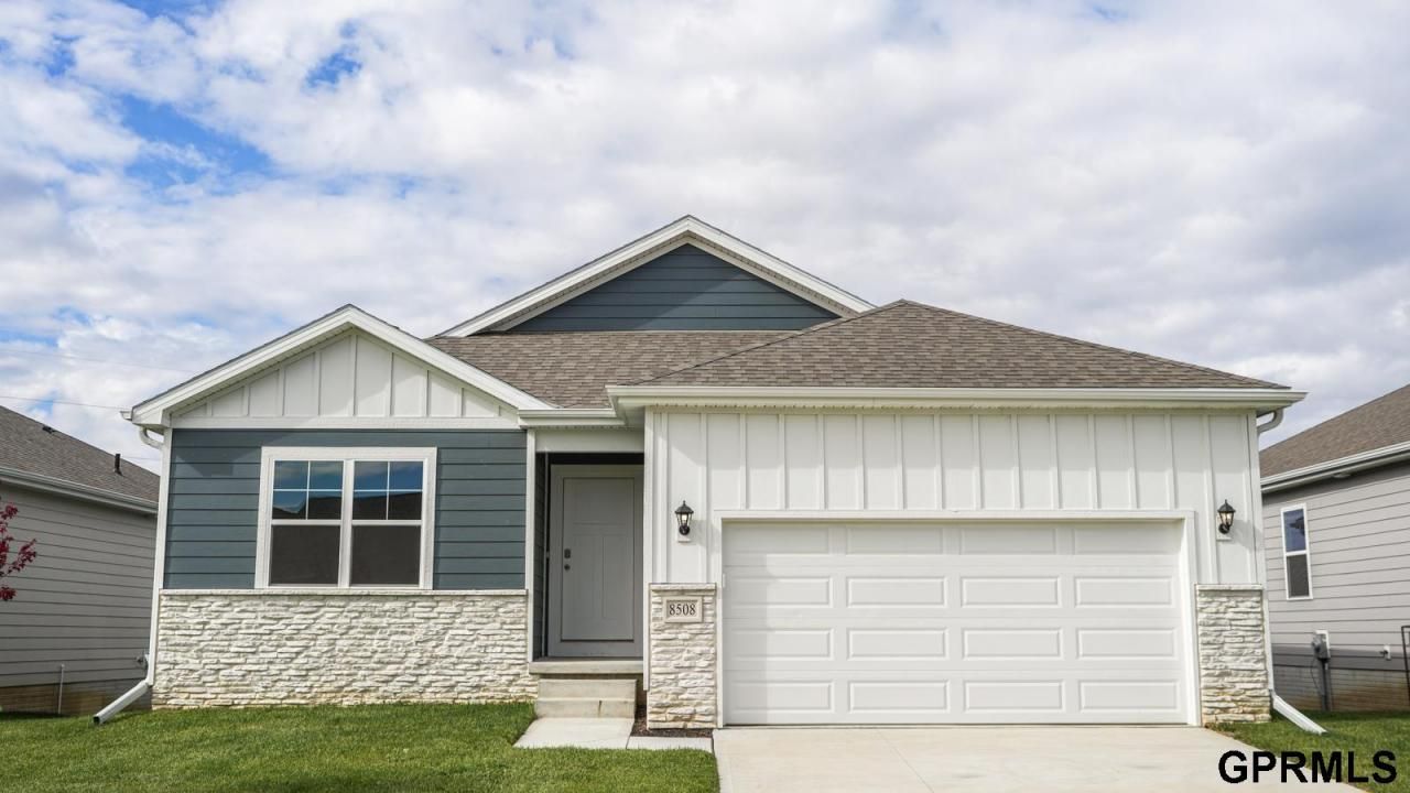12512 S 205th Street, Gretna, NE 68028