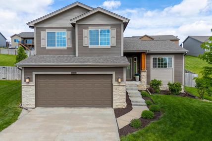 17570 Grand Avenue, Omaha, NE 68116