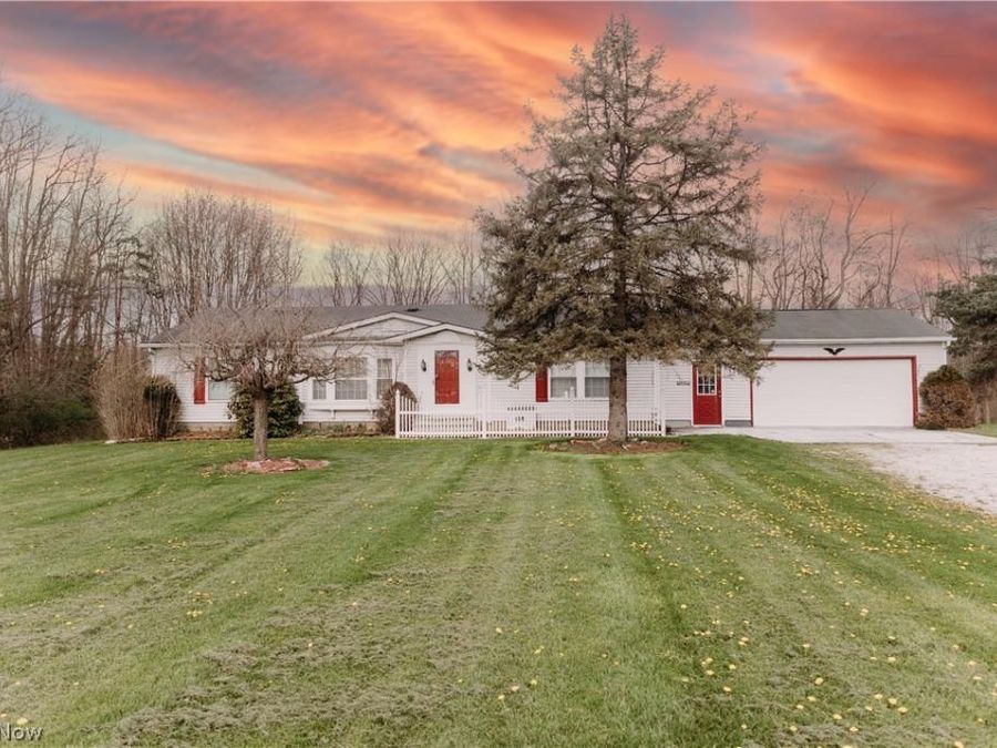 3995 Victory Avenue , Louisville, OH 44641 Photo 1