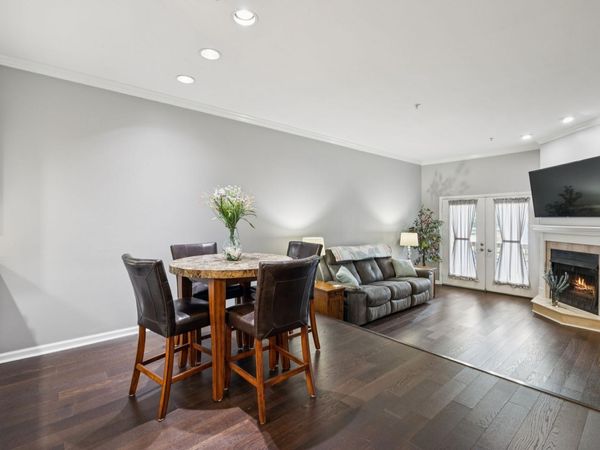 136 W End Pl , Nashville, TN 37205