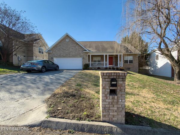 4135 Oakstone Lane , Knoxville, TN 37918