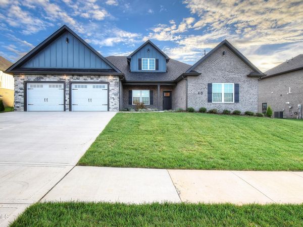 40 Glaze Farm Way, Johnson City, TN 37601