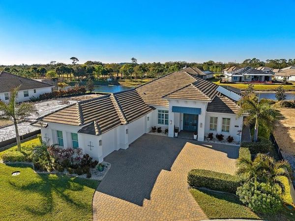 5812 Lake Pine Road , Vero Beach, FL 32967