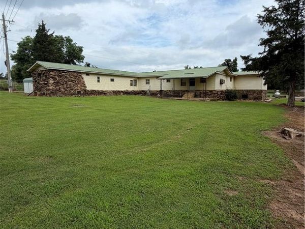 619 Ellsworth Road , Subiaco, AR 72865