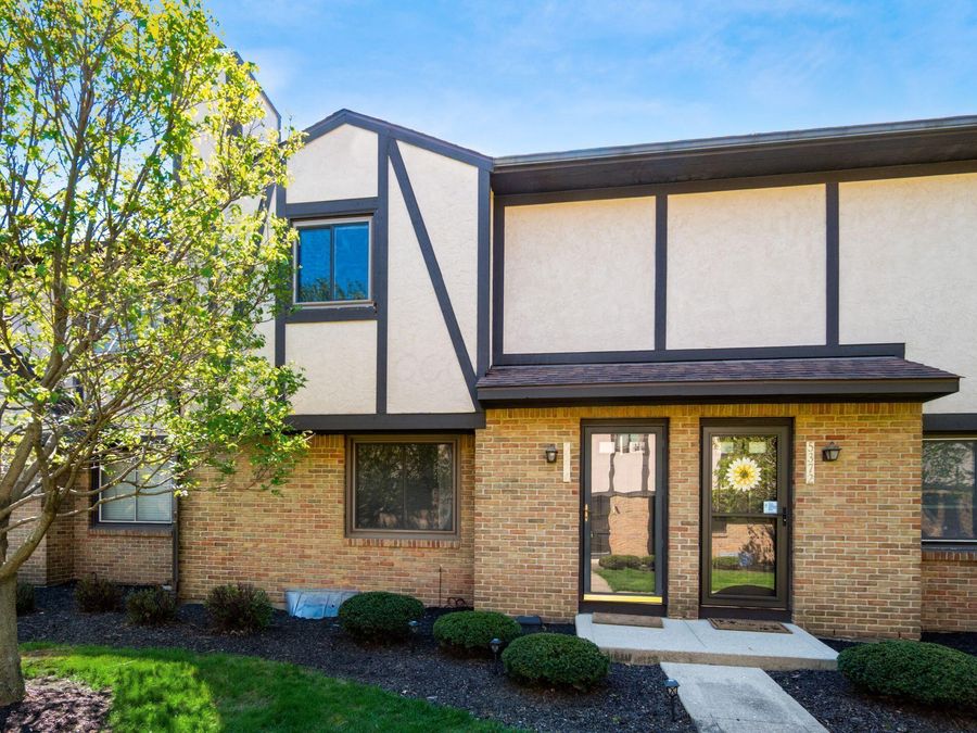 5374 Tartan Lane , Unit 33, Columbus, OH 43235 Photo 1