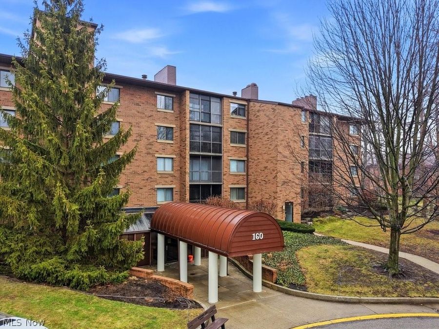 160 Fox Hollow Drive , Unit 406, Mayfield Heights, OH 44124 Photo 1
