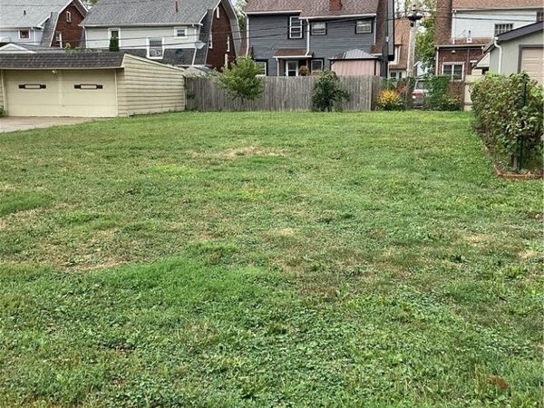 317 Groveland Club Drive , Cleveland, OH 44110