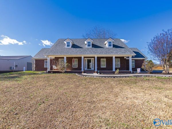 12 Blackwood Drive, Hartselle, AL 35640