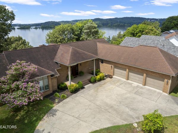 201 High Pointe Village Way , Kingston, TN 37763