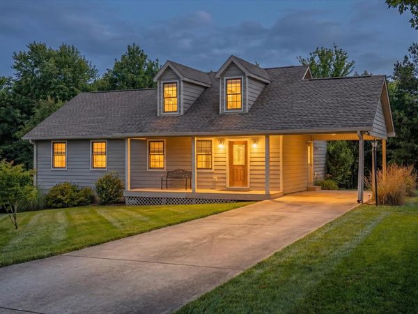 104 Oak Crest Dr , Tennessee Ridge, TN 37178