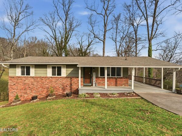 435 Sherwood Estates Circle , Clinton, TN 37716