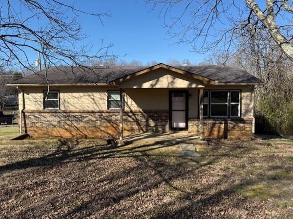 584 Blue Springs Rd , Smithville, TN 37166