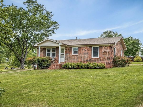 541 Cooper St , Smithville, TN 37166