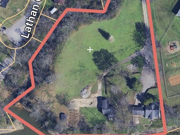 820 Youngs Ln , Nashville, TN 37207