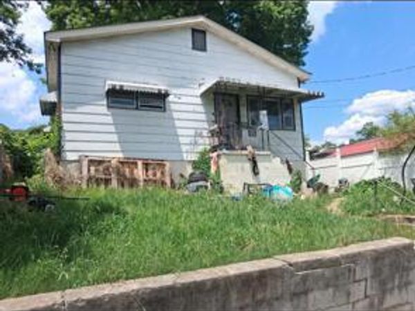 1010 Maple Street, Bristol, VA 24201