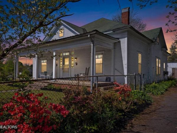 414 Illinois Avenue , Etowah, TN 37331