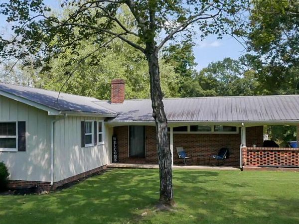 111 Clebourne Avenue, Chickamauga 30707