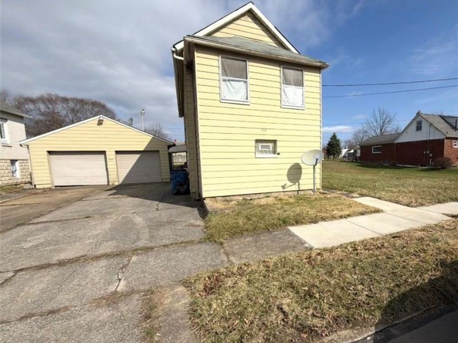 330 Sanderson Avenue , Campbell, OH 44405 Photo 1