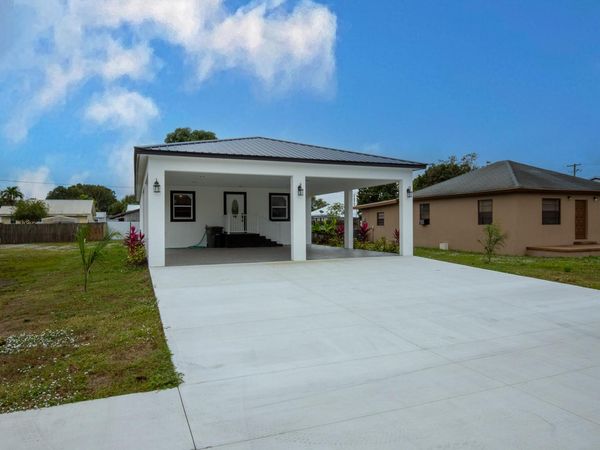 332 W Ventura Avenue , Clewiston, FL 33440