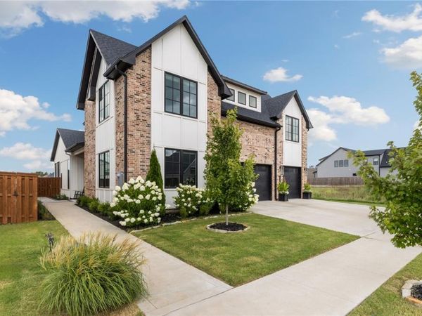 3608 SW Radiance Avenue , Bentonville, AR 72713