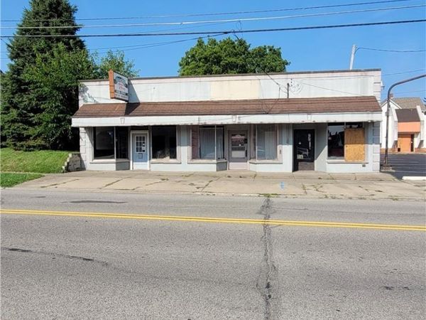 583 5th Street , Struthers, OH 44471