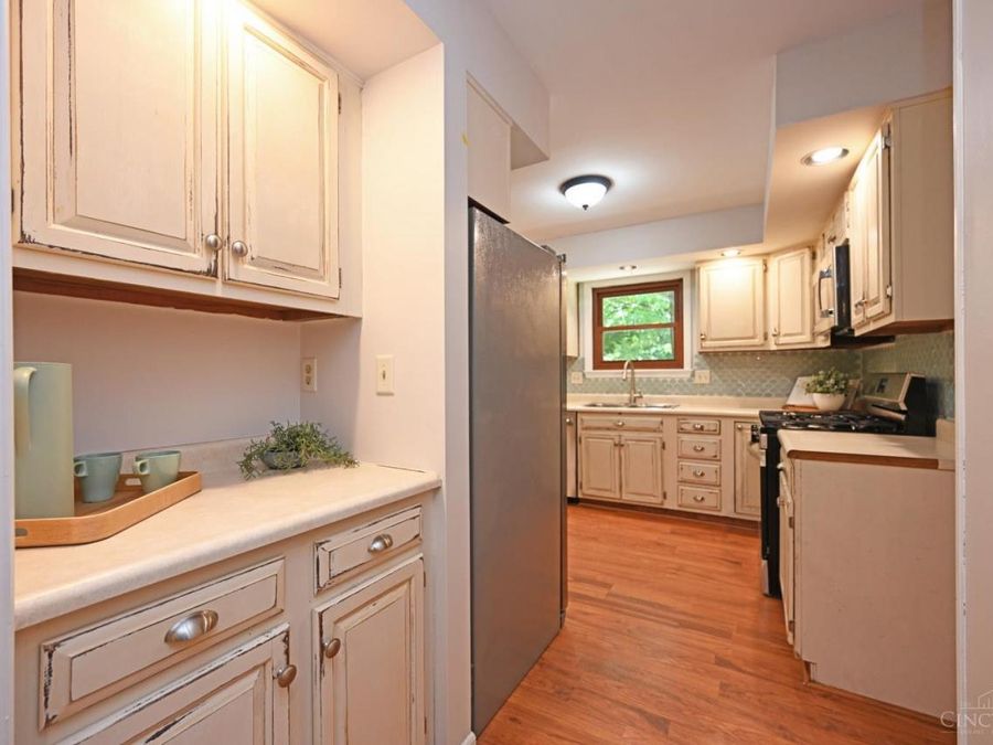 6415 Roth Ridge Drive, Miami Township, OH 45140 Photo 9