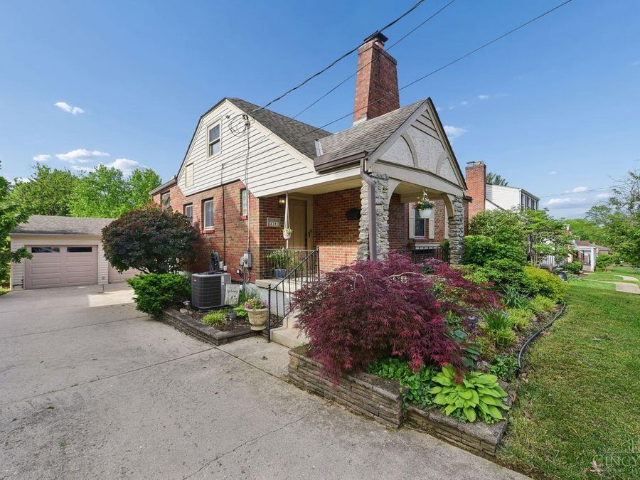 2741 Jessup Road, Green Township, OH 45239 Photo 3