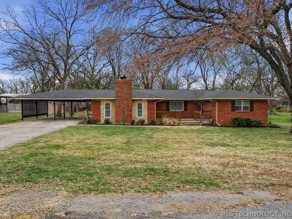 604 E 22nd Street , Tishomingo, OK 73460