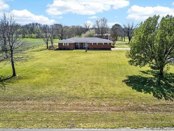 21177 E Highway 9 , Keota, OK 74941