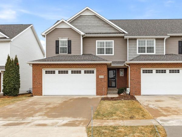 4428 Slate Creek Drive, Bettendorf, IA 52722