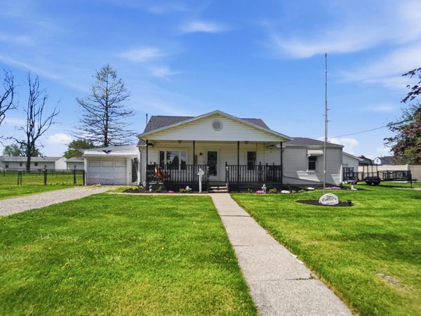 111 S Wagner Avenue, Wapakoneta, OH 45895