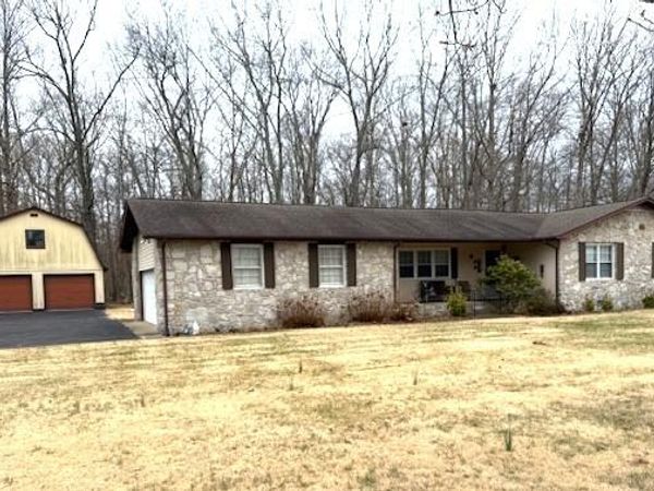 1106 Carole Anne Dr , Woodbury, TN 37190