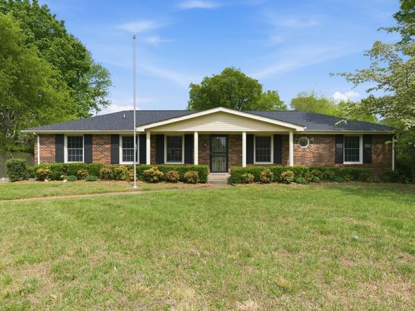 2176 Allendale Dr , Clarksville, TN 37043