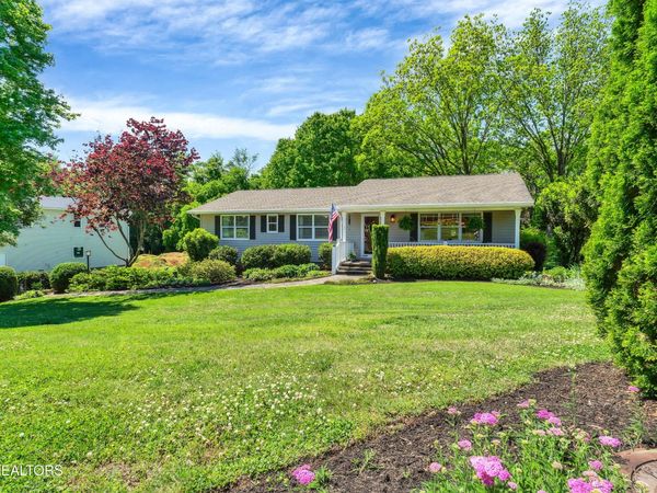 1829 Maggie St , Maryville, TN 37803