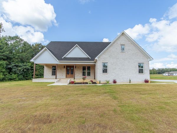 90 COLUMBUS LN , Adamsville, TN 38310