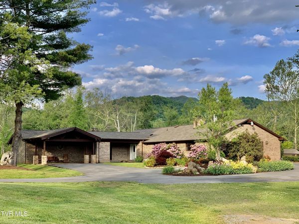 426 River Island Road, Elizabethton, TN 37643