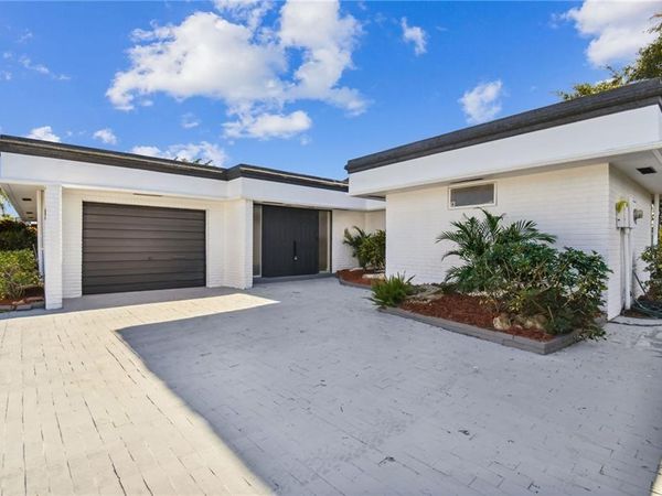 5704 S Travelers Palm, Tamarac, FL 33319