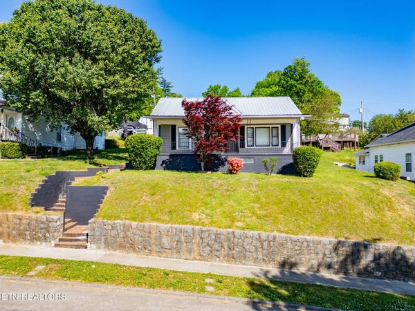 517 W 2nd Ave , Lenoir City, TN 37771