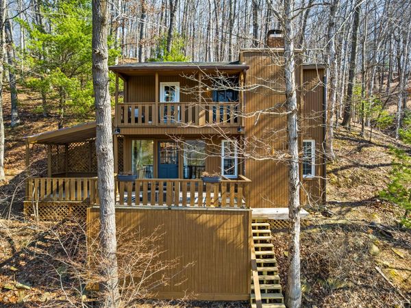 4 Hide-A-Way Hills Lane , Sugar Grove, OH 43155