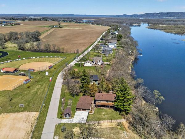 67354 166th Avenue , Wabasha, MN 55981