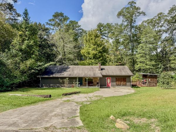 514 Paulding Rd., Ellisville, MS 39437