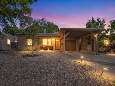 1206 Dartmouth Drive NE, Albuquerque, NM 87106