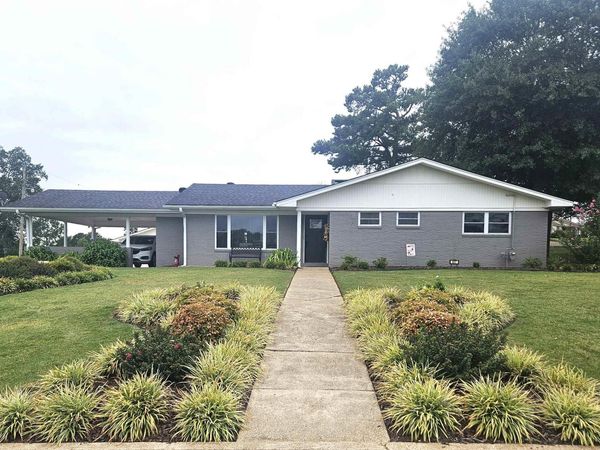 607 12th N , Nashville, AR 71852