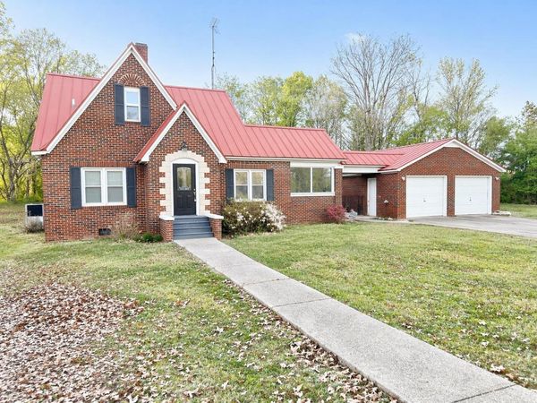 7905 Frankfort Rd, Tuscumbia, AL 35674