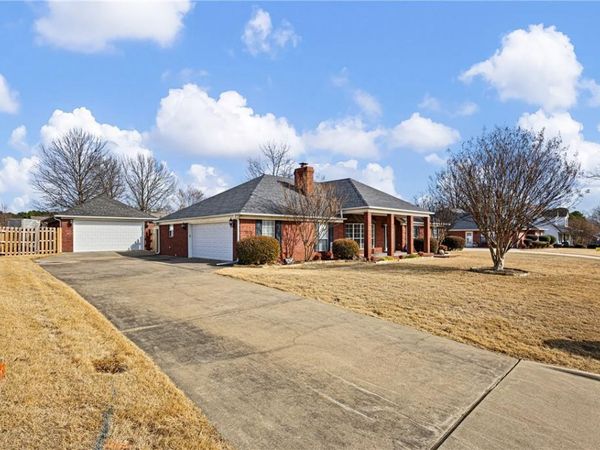 2310 W 7th Street , Russellville, AR 72801
